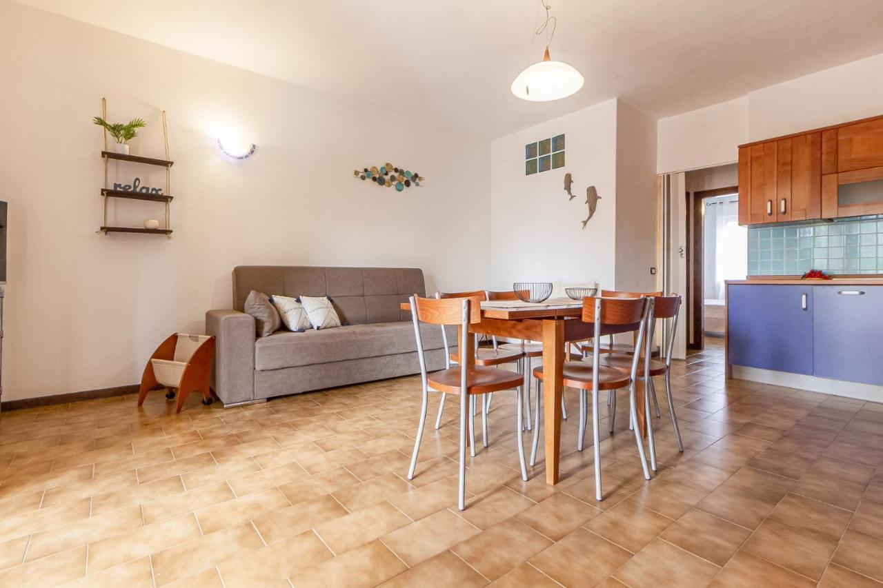 Ferienwohnung Relax Family House Al Mare Isola Rossa Exterior foto