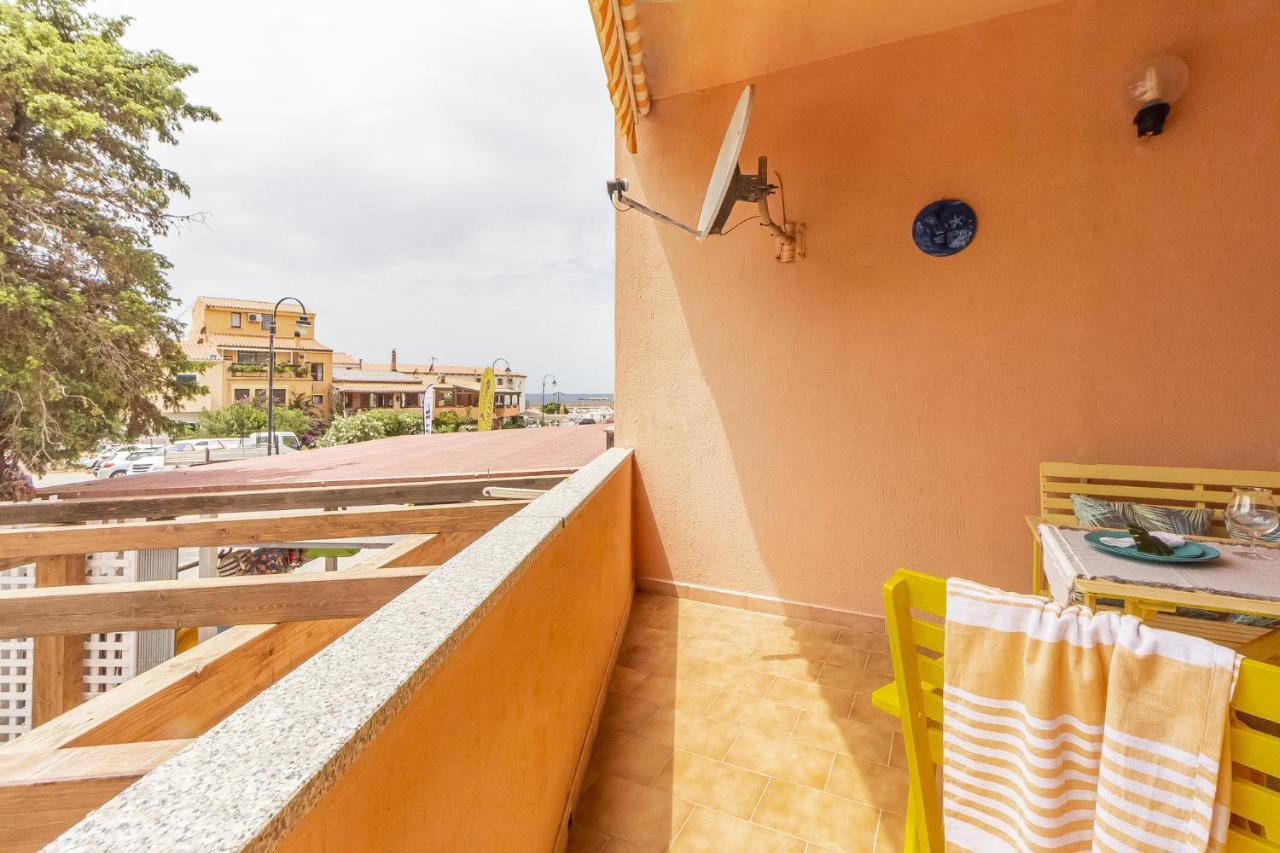 Ferienwohnung Relax Family House Al Mare Isola Rossa Exterior foto