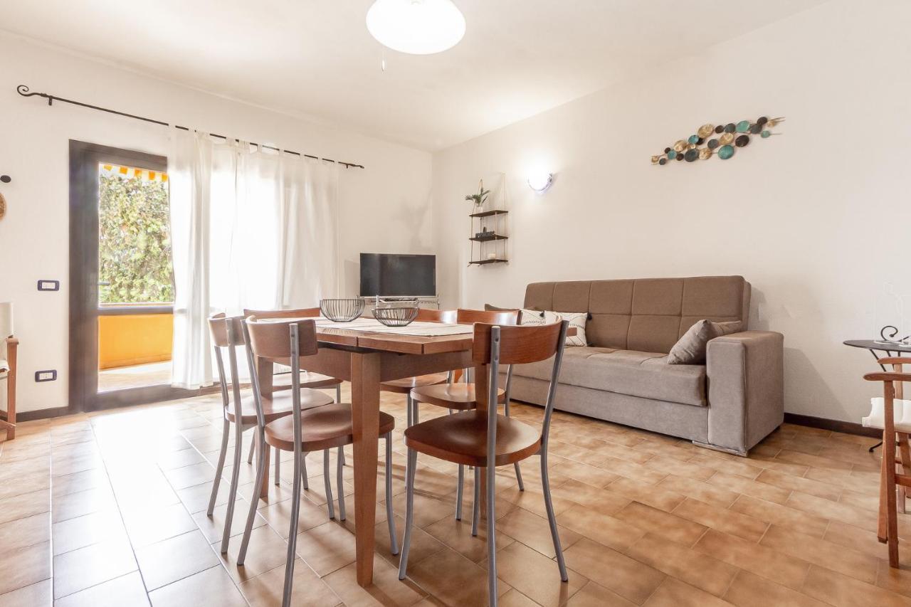 Ferienwohnung Relax Family House Al Mare Isola Rossa Exterior foto