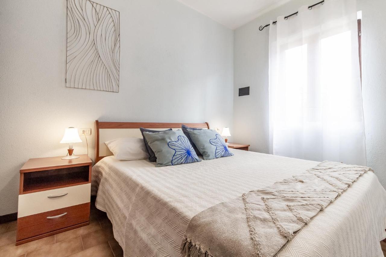Ferienwohnung Relax Family House Al Mare Isola Rossa Exterior foto