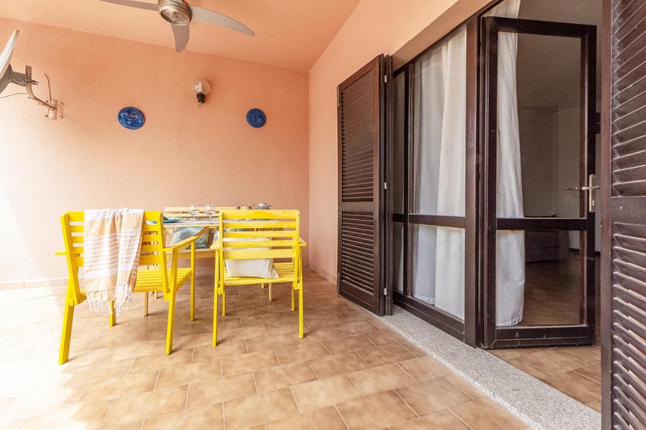Ferienwohnung Relax Family House Al Mare Isola Rossa Exterior foto