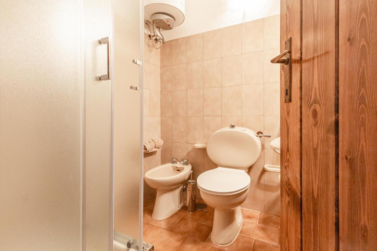 Ferienwohnung Relax Family House Al Mare Isola Rossa Exterior foto